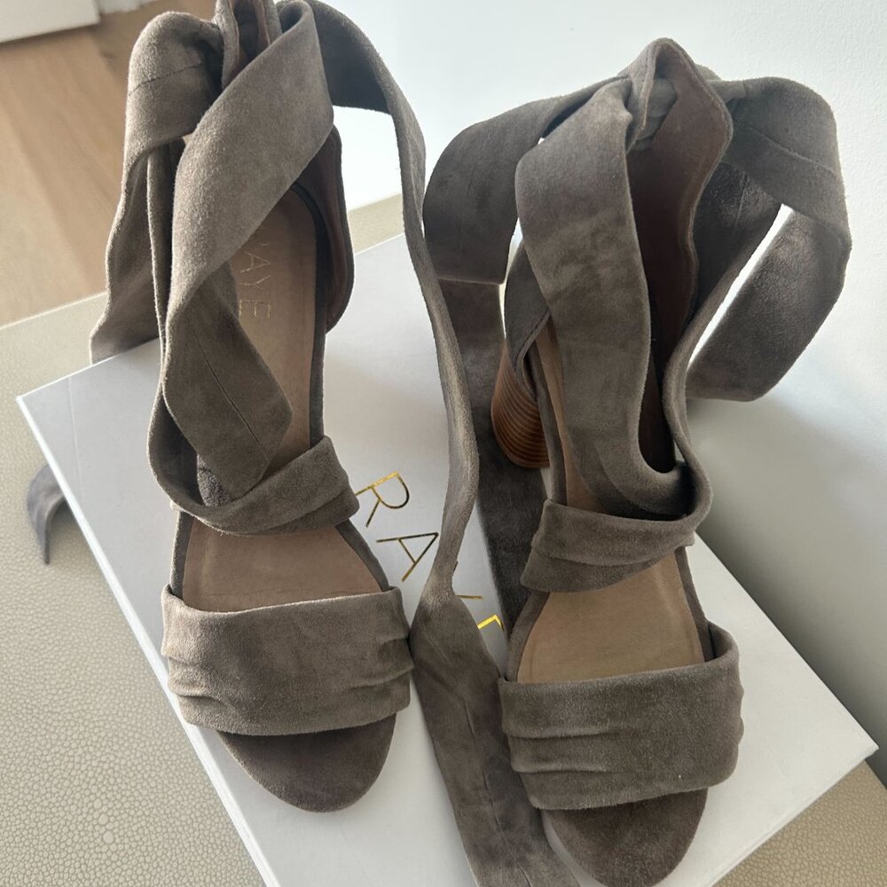 NWOT!! RAYE THE LABEL GREY SUEDE WRAPAROUND BLOCK HEELS, SIZE 8